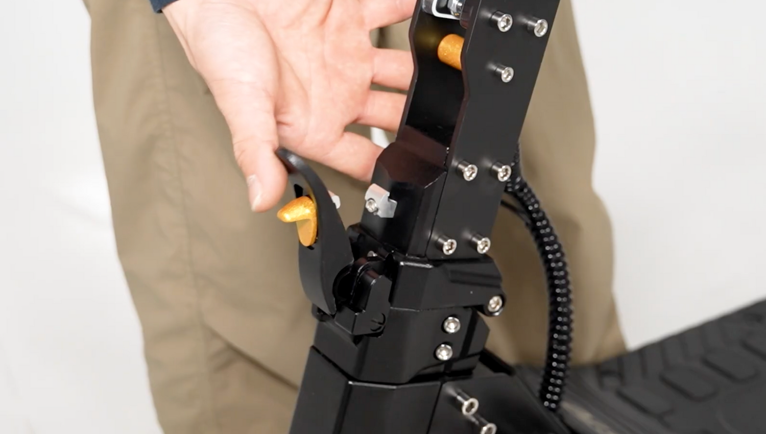 Strong Folding Mechanism - iENYRID ES70